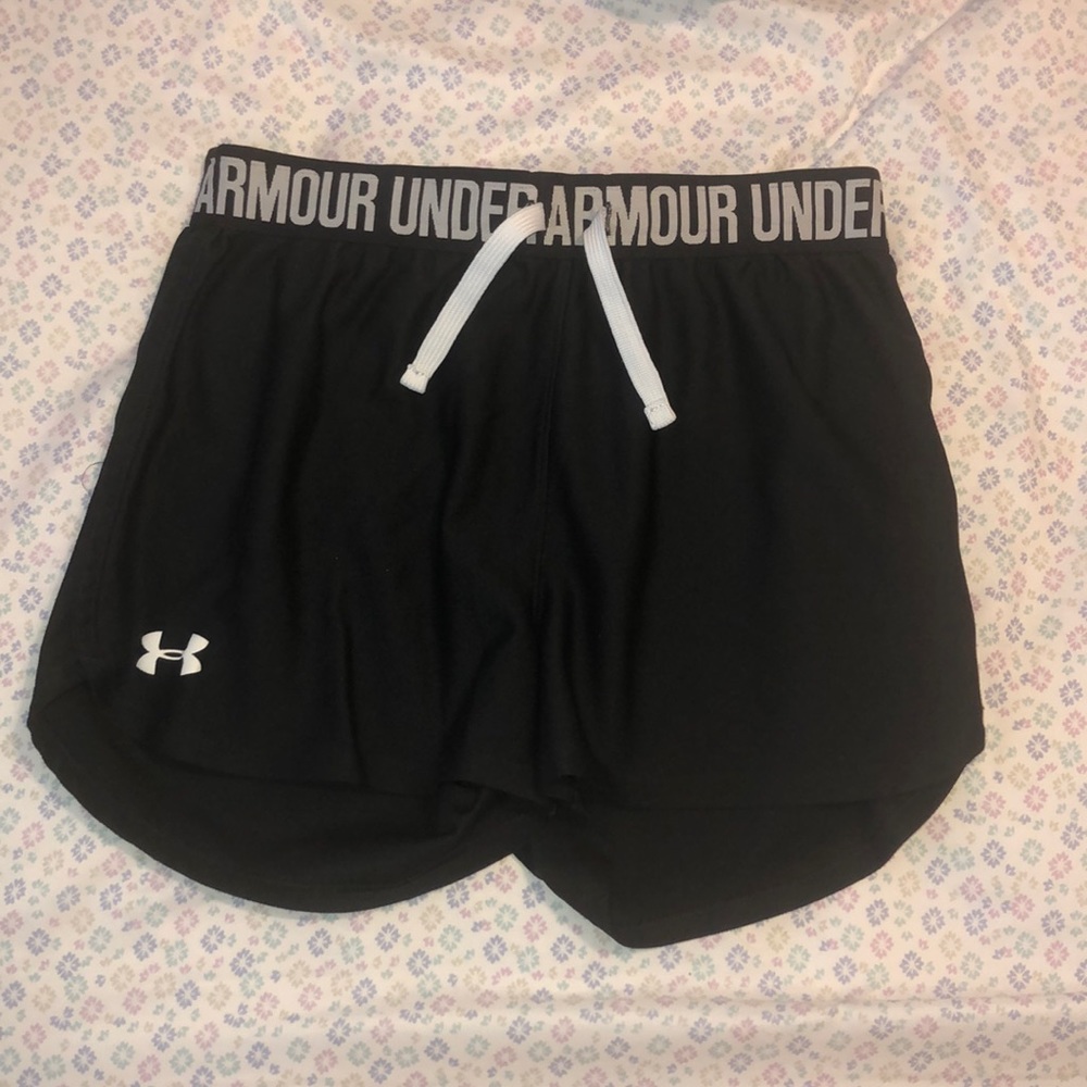 UNDER ARMOR SHORTS